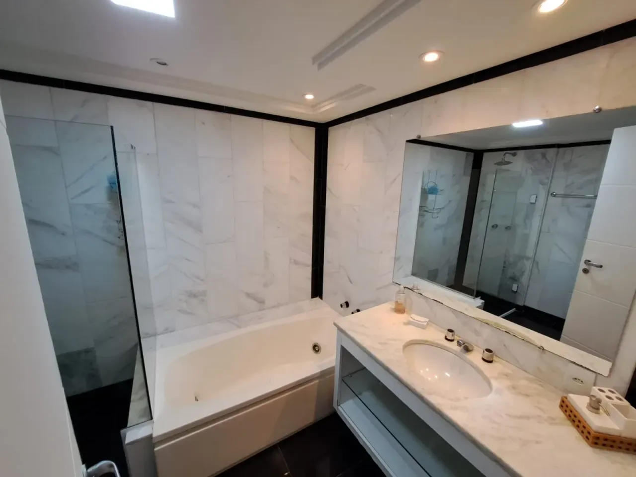 Apartamento Edifício Cosmos Torre Mirage com 4 suítes em Balneário Camboriú — foto 12