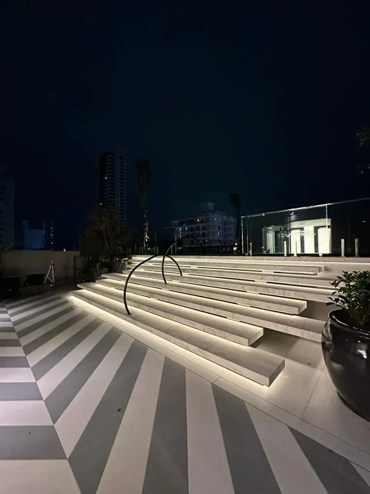 Apartamento no Home Square Residence com 3 suítes em Balneário Camboriú