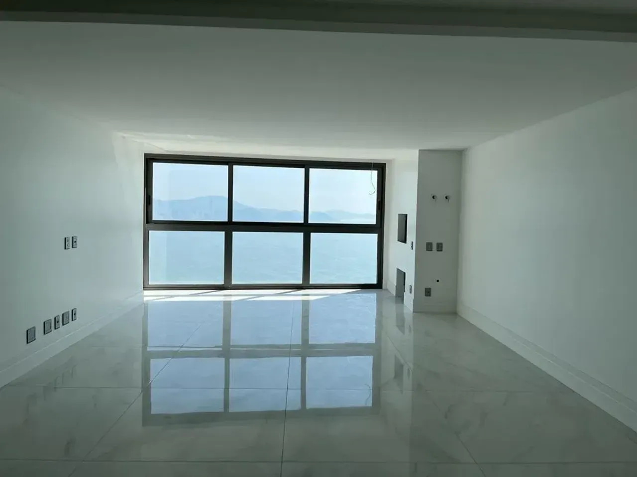 Apartamento no Edifício Pharos com 4 suítes em Balneário Camboriú — foto 2