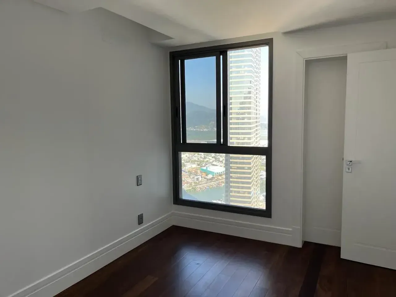 Apartamento no Edifício Pharos com 4 suítes em Balneário Camboriú — foto 10