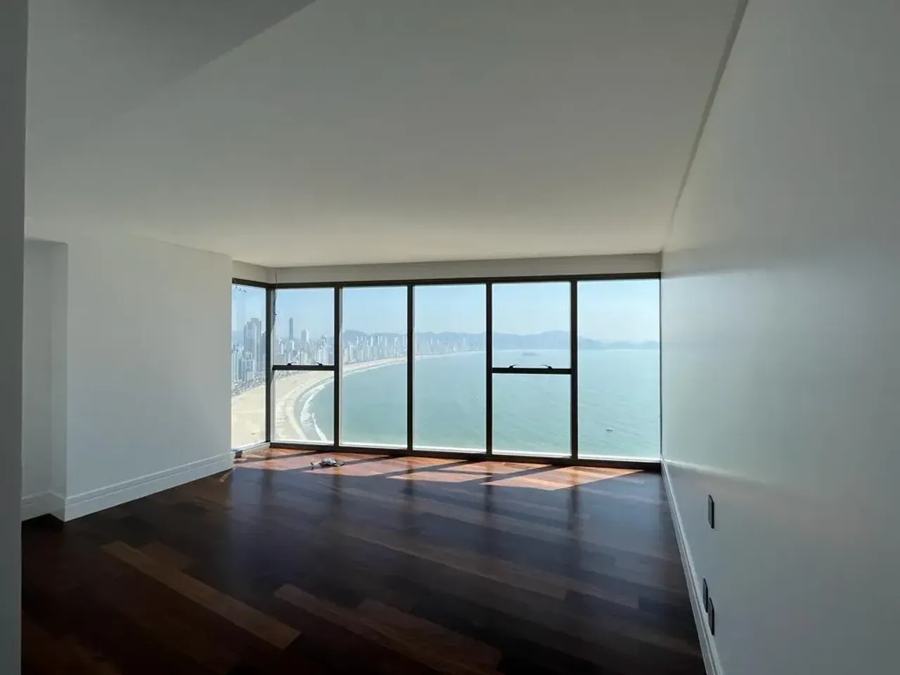 Apartamento no Edifício Pharos com 4 suítes em Balneário Camboriú — foto 13