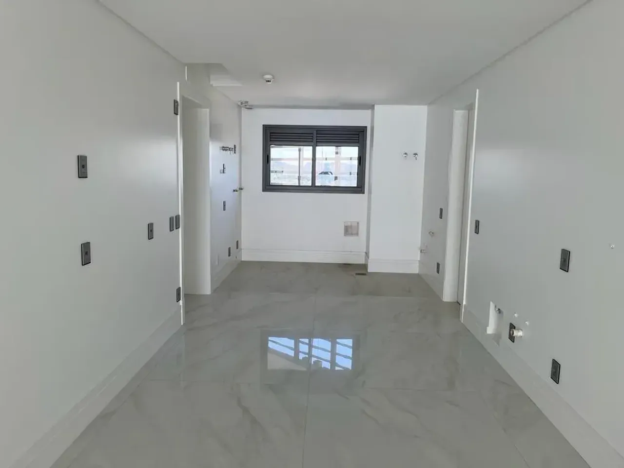 Apartamento no Edifício Pharos com 4 suítes em Balneário Camboriú — foto 4