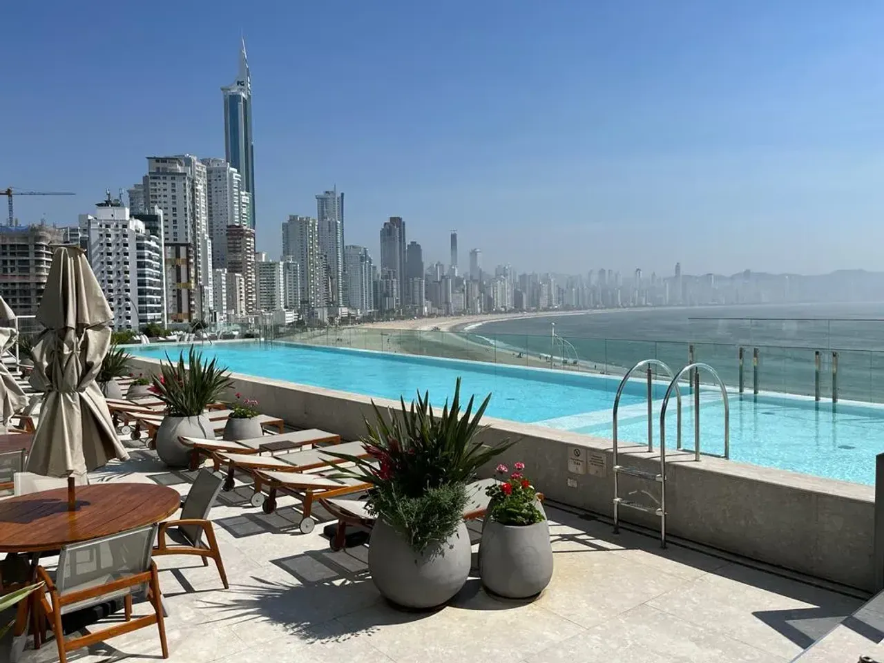 Apartamento no Edifício Pharos com 4 suítes em Balneário Camboriú — foto 22
