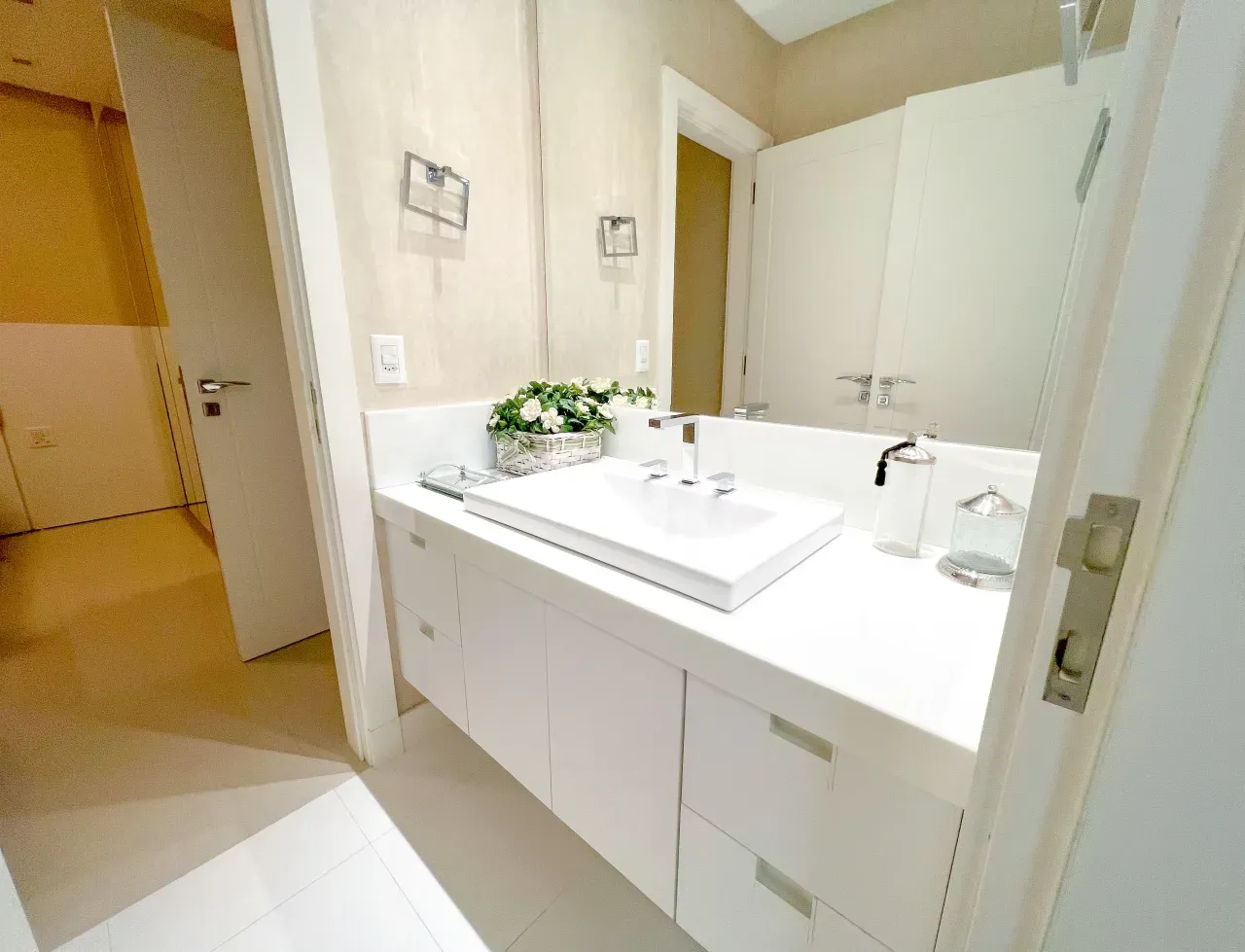 Apartamento no Edifício Solar Gonçalves com 4 suítes em Balneário Camboriú — foto 6