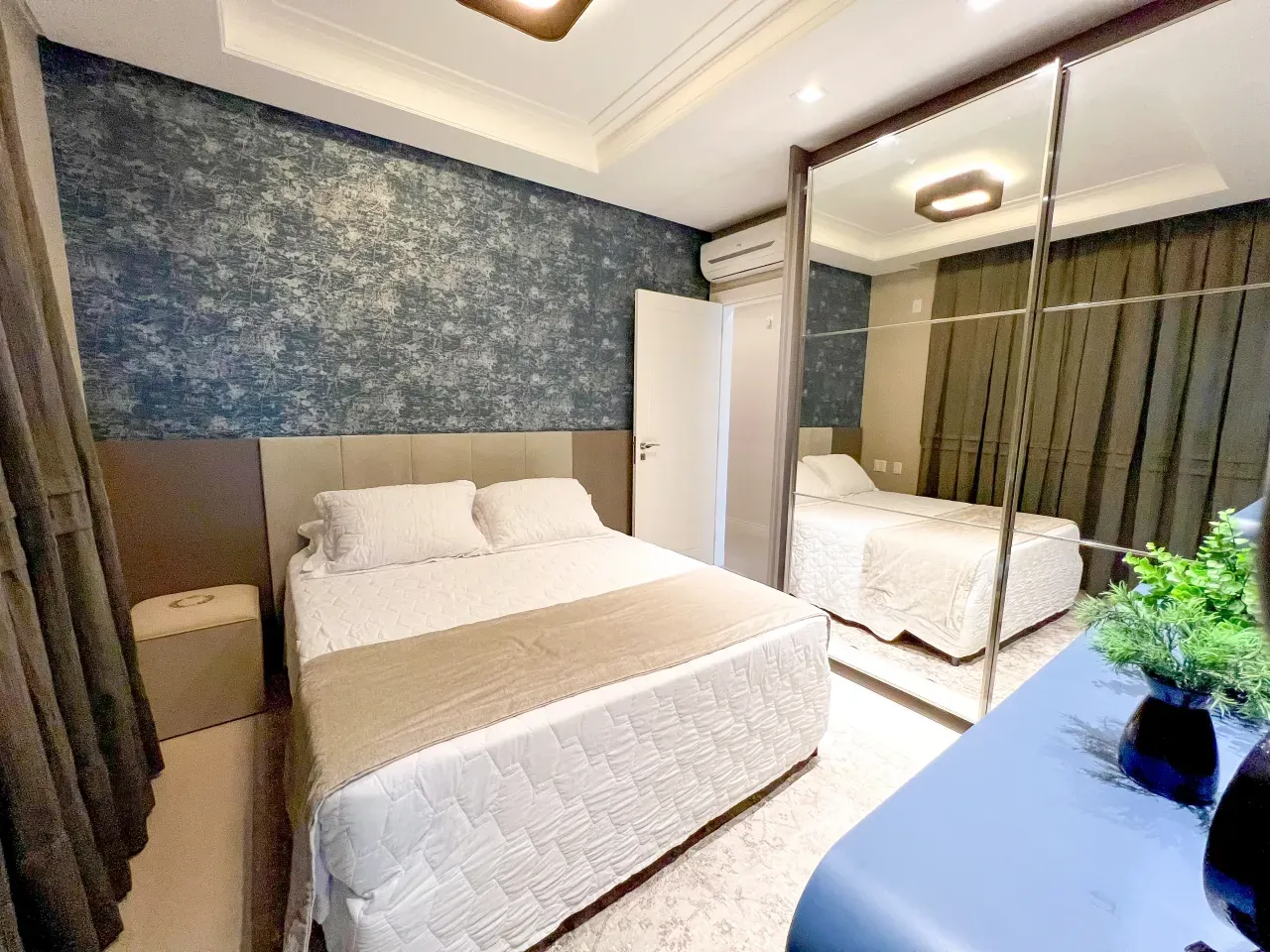 Apartamento no Edifício Solar Gonçalves com 4 suítes em Balneário Camboriú — foto 9