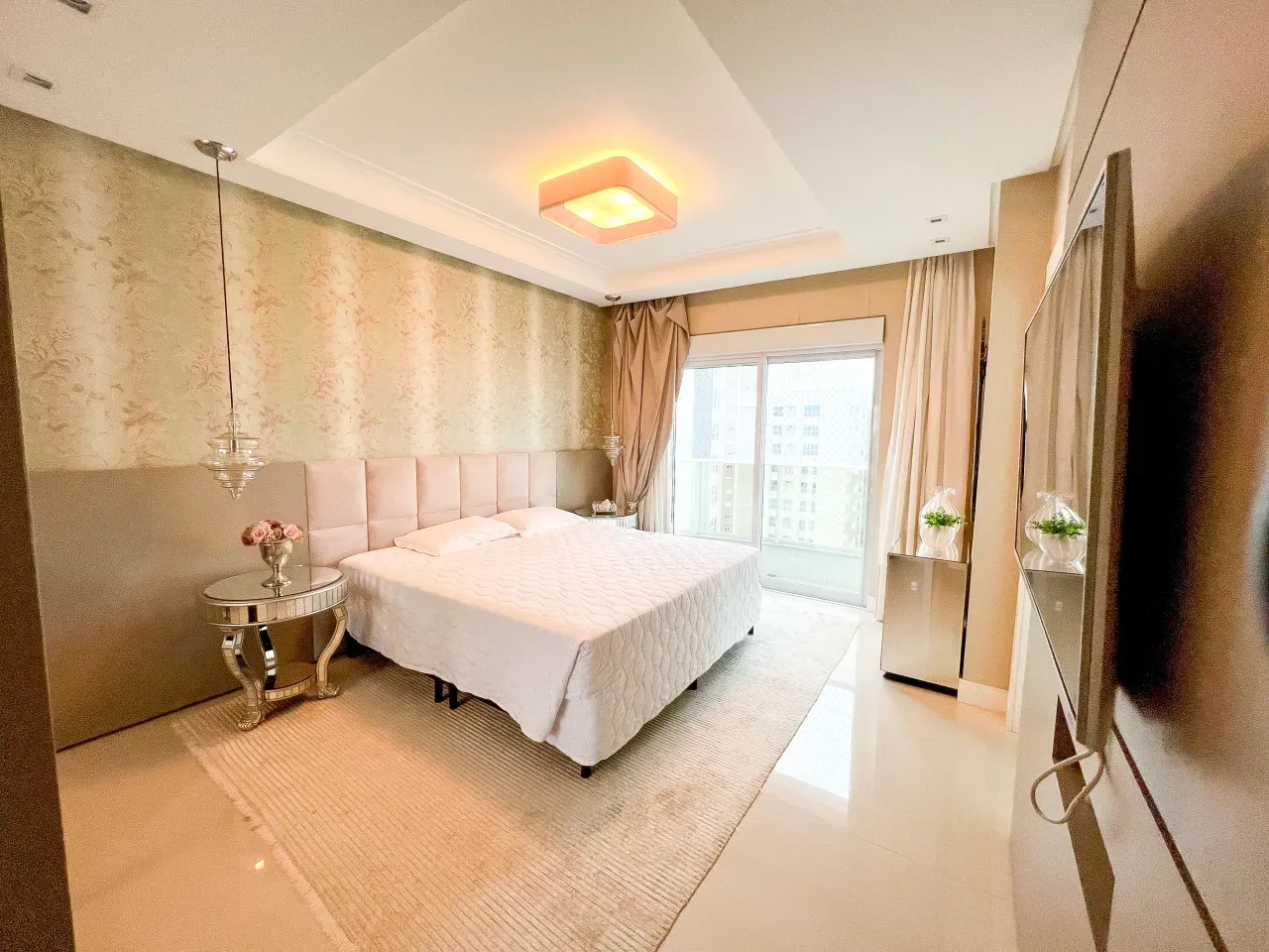 Apartamento no Edifício Solar Gonçalves com 4 suítes em Balneário Camboriú — foto 10