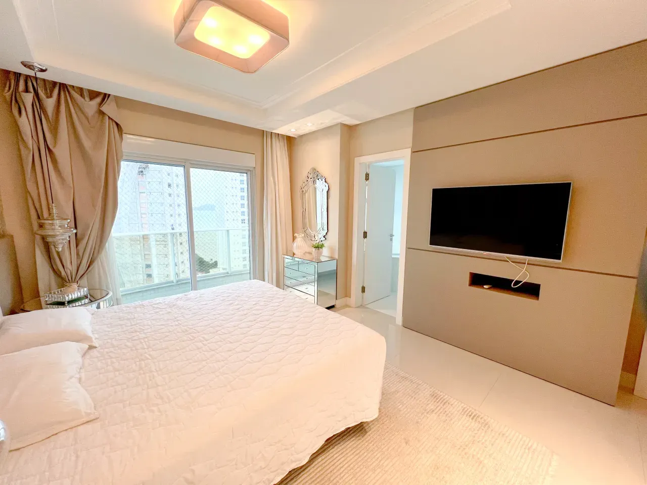 Apartamento no Edifício Solar Gonçalves com 4 suítes em Balneário Camboriú — foto 11