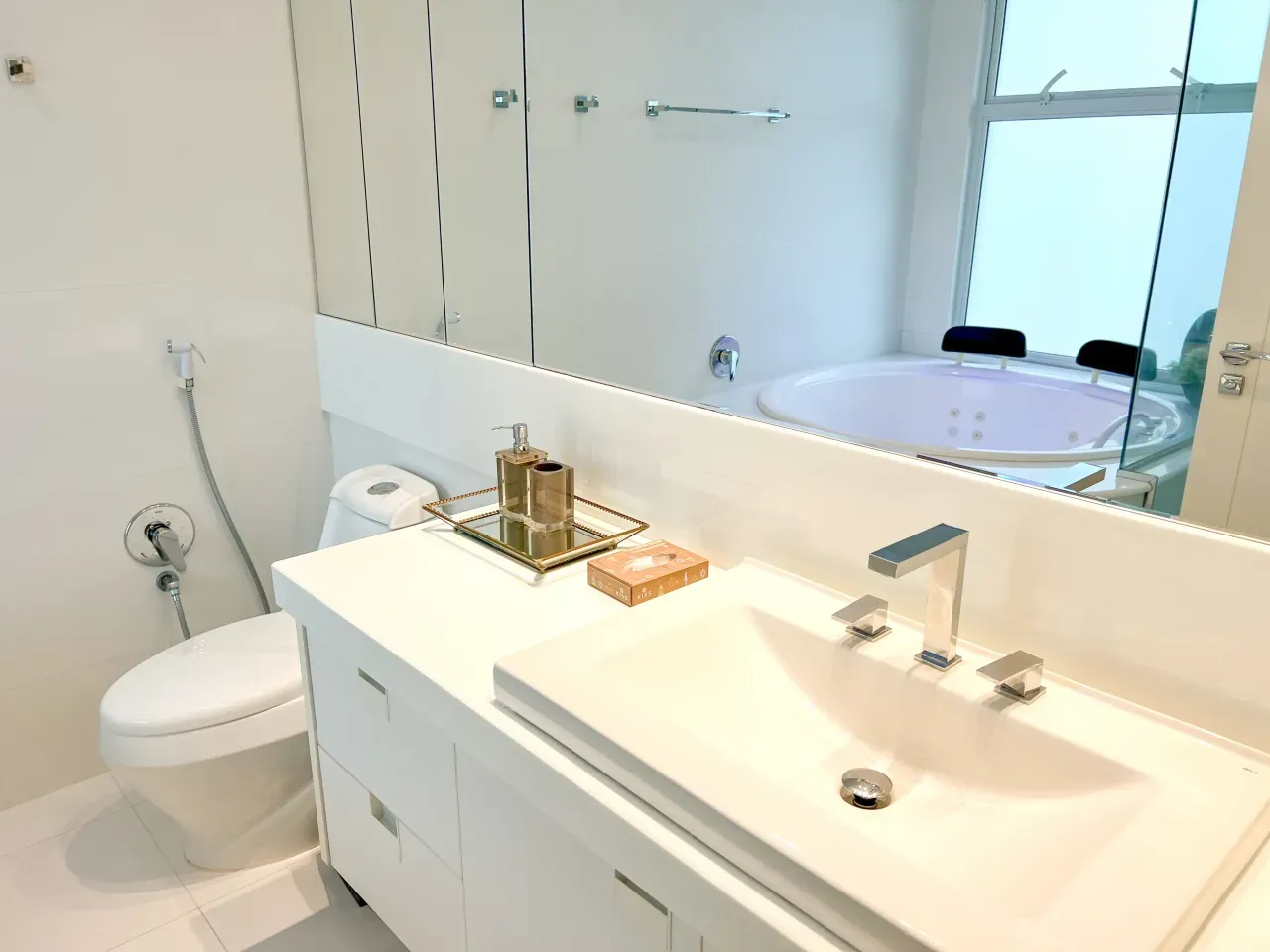 Apartamento no Edifício Solar Gonçalves com 4 suítes em Balneário Camboriú — foto 12