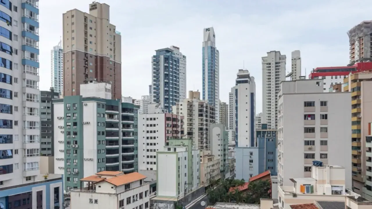 Apartamento no Edifício Don Alexander com 3 dormitórios em Balneário Camboriú — foto 27