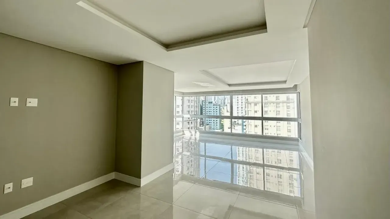 Apartamento no Edifício Biarritz Residence com 3 suítes em Balneário Camboriú — foto 38