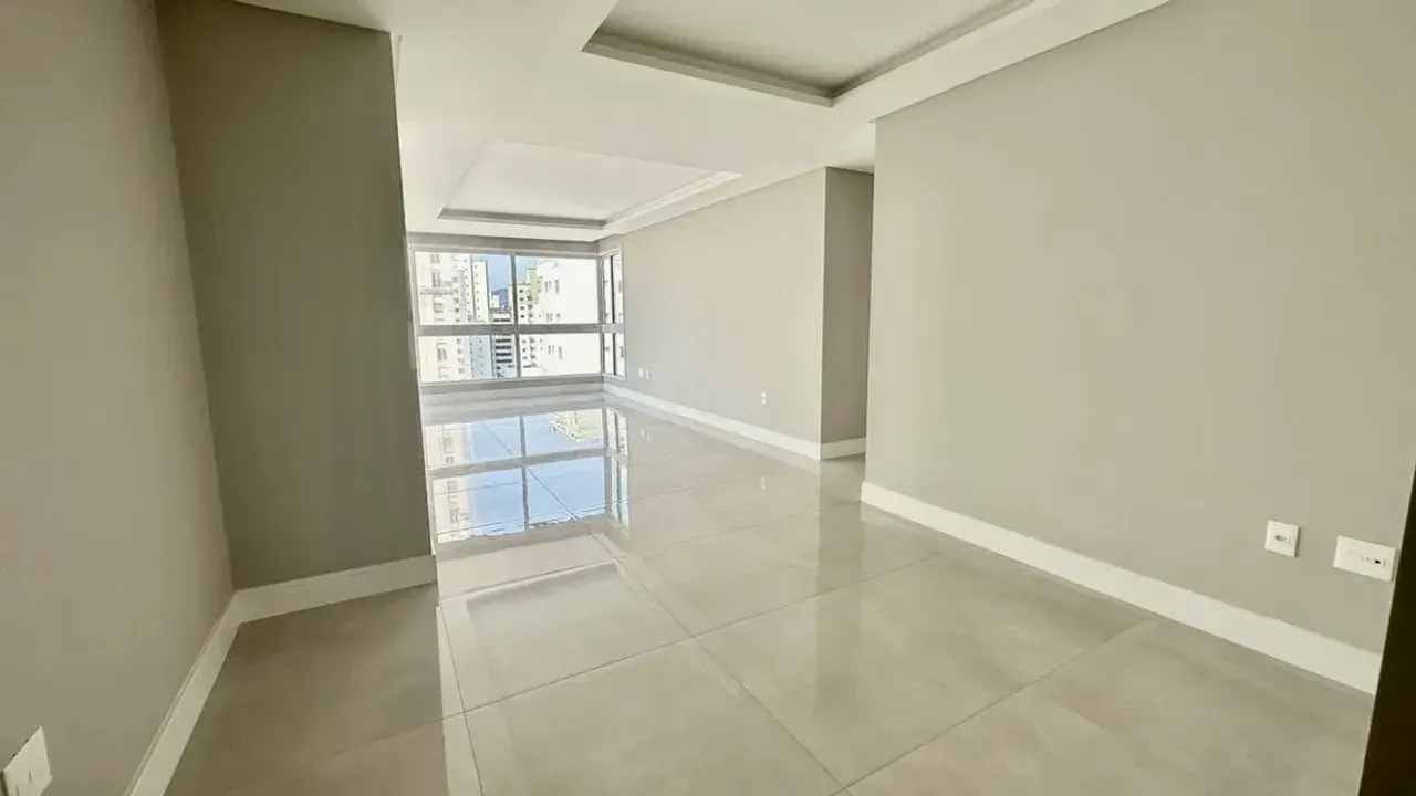 Apartamento no Edifício Biarritz Residence com 3 suítes em Balneário Camboriú — foto 37