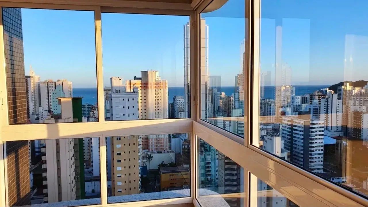 Apartamento no Edifício Biarritz Residence com 3 suítes em Balneário Camboriú — foto 36