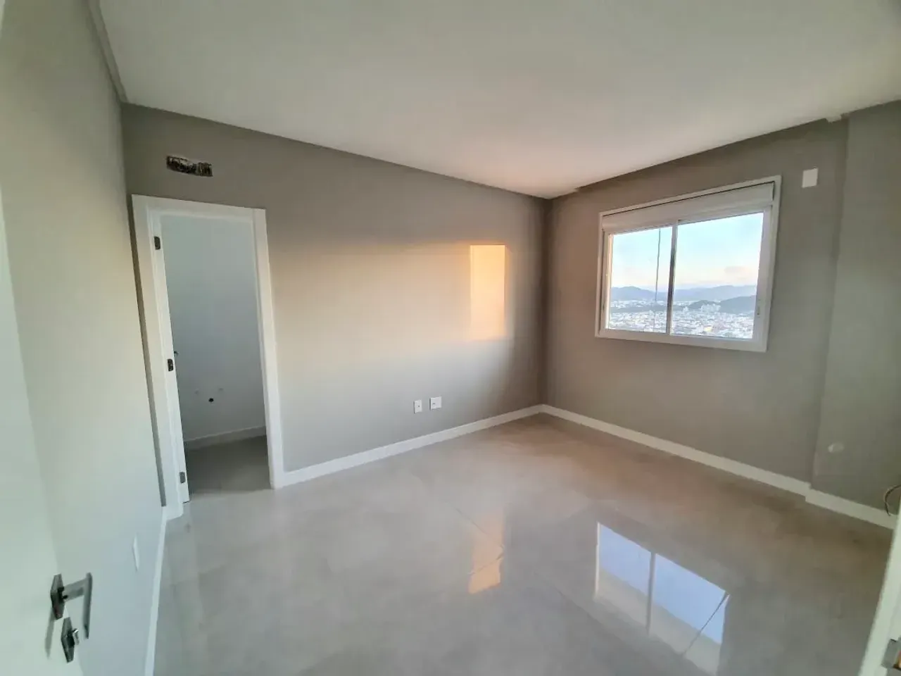 Apartamento no Edifício Biarritz Residence com 3 suítes em Balneário Camboriú — foto 19
