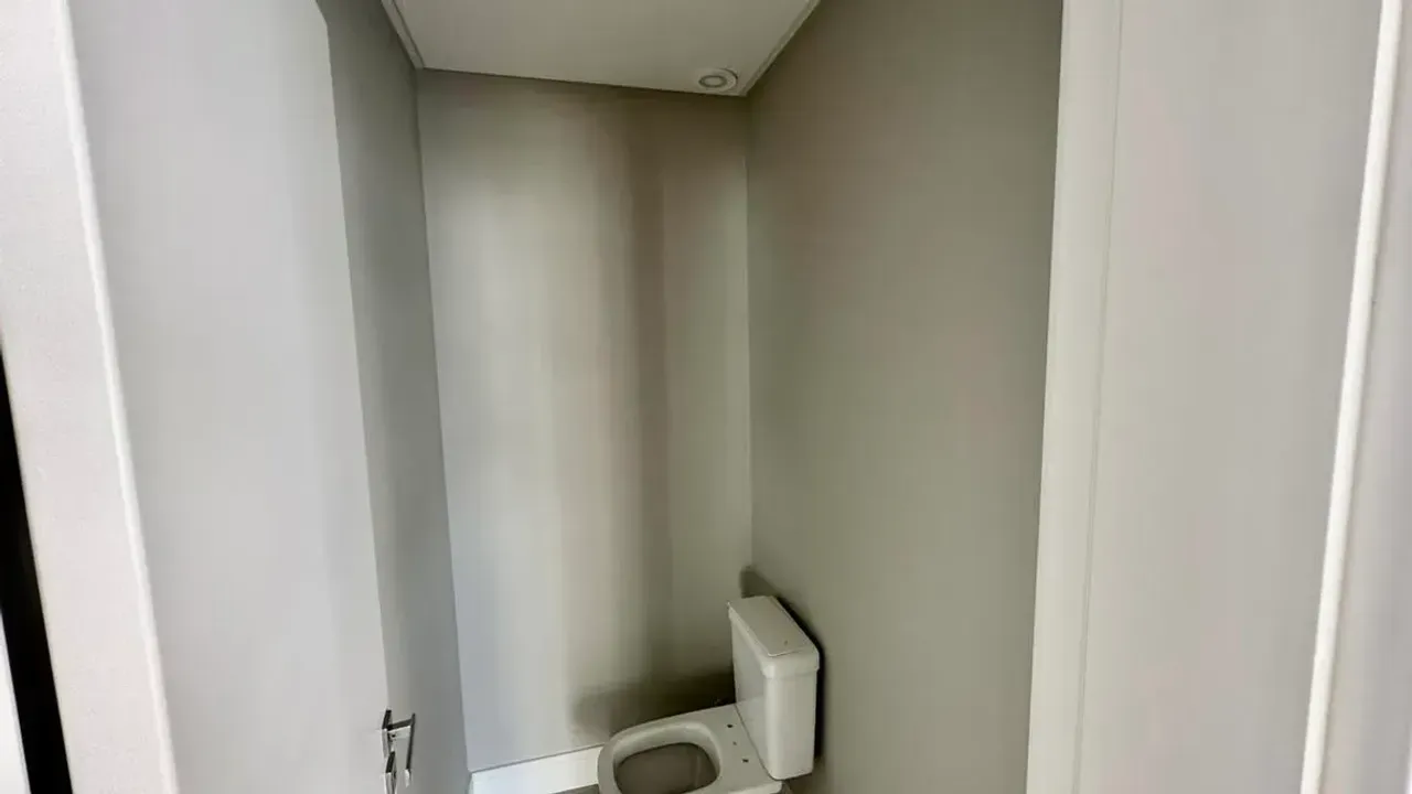 Apartamento no Edifício Biarritz Residence com 3 suítes em Balneário Camboriú — foto 32