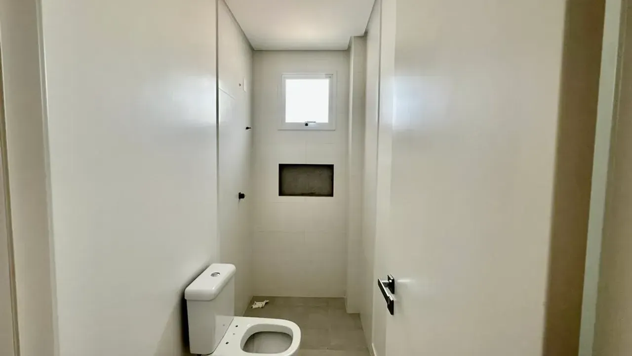 Apartamento no Edifício Biarritz Residence com 3 suítes em Balneário Camboriú — foto 26