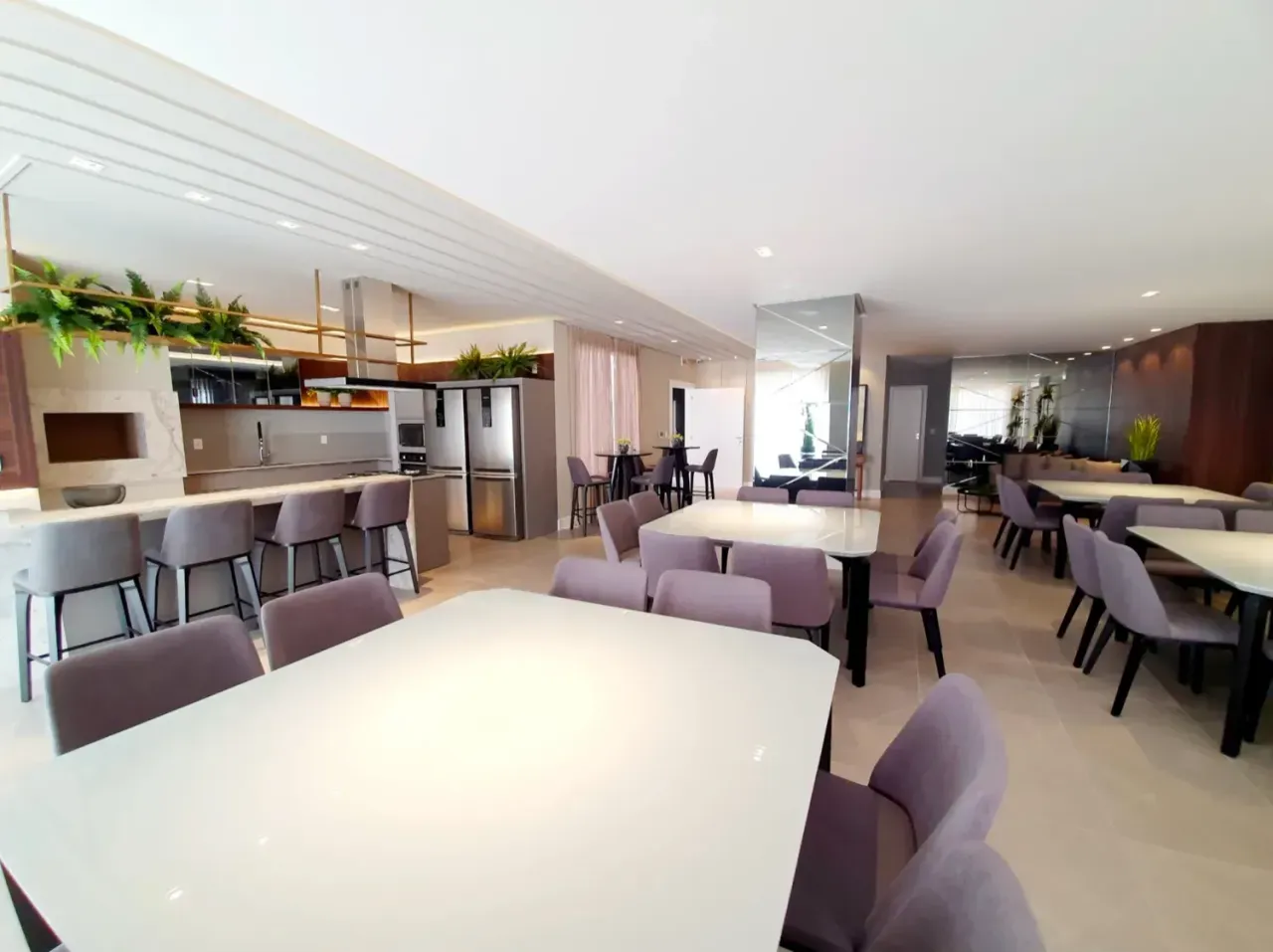 Apartamento no Edifício Biarritz Residence com 3 suítes em Balneário Camboriú — foto 10