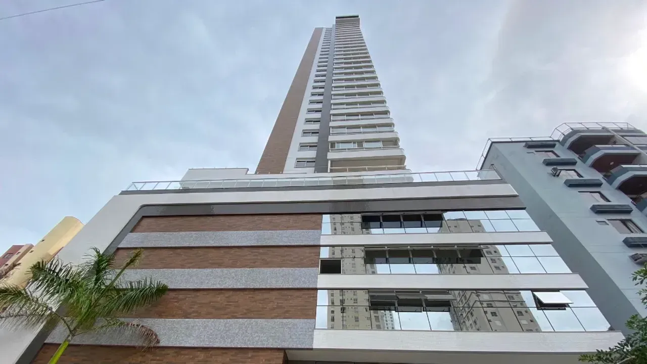 Apartamento no Edifício Biarritz Residence com 3 suítes em Balneário Camboriú — foto 20