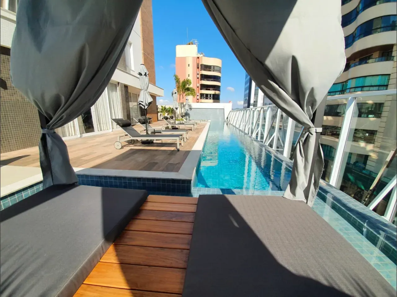 Apartamento no Edifício Biarritz Residence com 3 suítes em Balneário Camboriú — foto 2