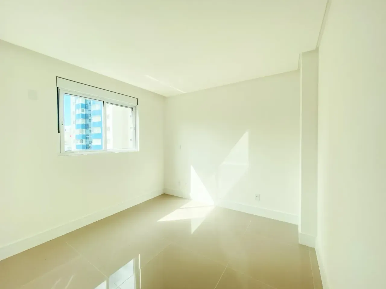 Apartamento Agatha Crhistie com 3 Suítes em Balneário Camboriú — foto 28