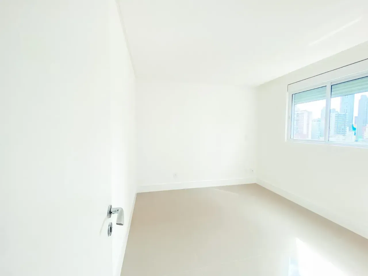 Apartamento Agatha Crhistie com 3 Suítes em Balneário Camboriú — foto 27