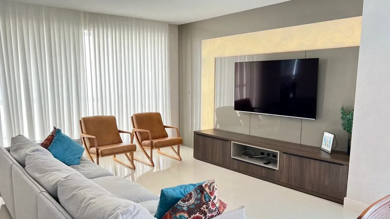 Apartamento no Edificio Solar Gonçalves com 2 suítes em Balneário Camboriú — foto 2