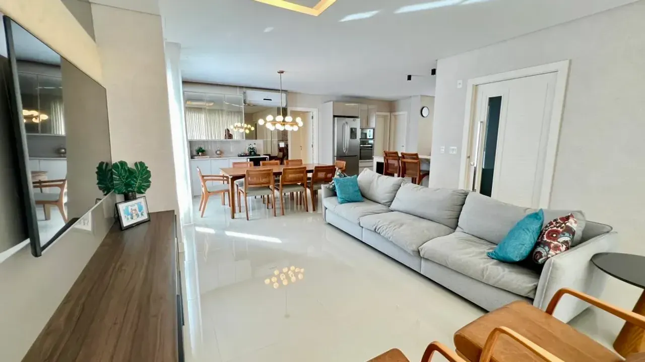 Apartamento no Edificio Solar Gonçalves com 2 suítes em Balneário Camboriú — foto 3