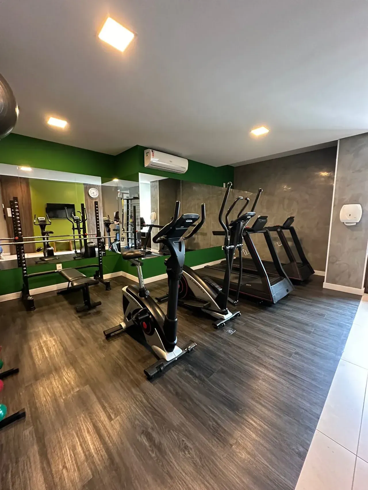 Apartamento no Edifício Camboas com 3 suítes em Balneário Camboriú — foto 10