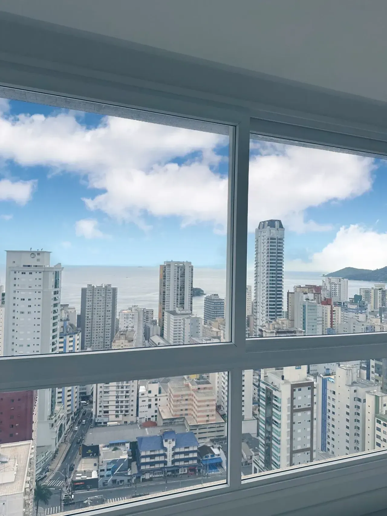 Apartamento no Edifício Camboas com 3 suítes em Balneário Camboriú — foto 21