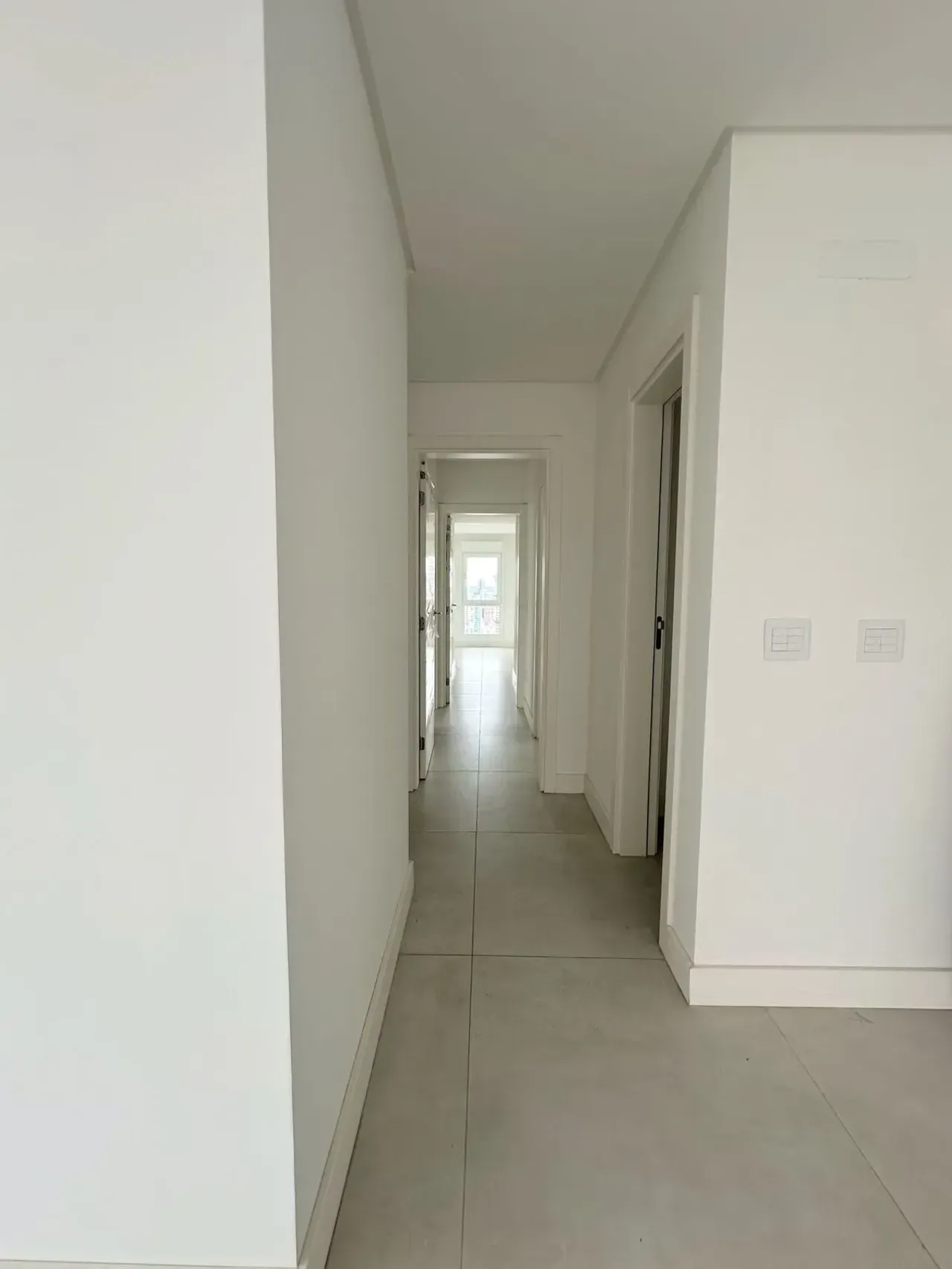 Apartamento no Edifício Camboas com 3 suítes em Balneário Camboriú — foto 26