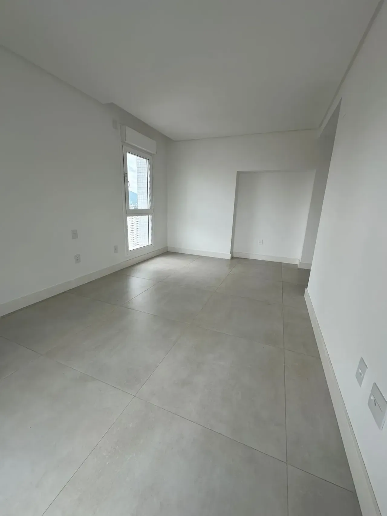 Apartamento no Edifício Camboas com 3 suítes em Balneário Camboriú — foto 30