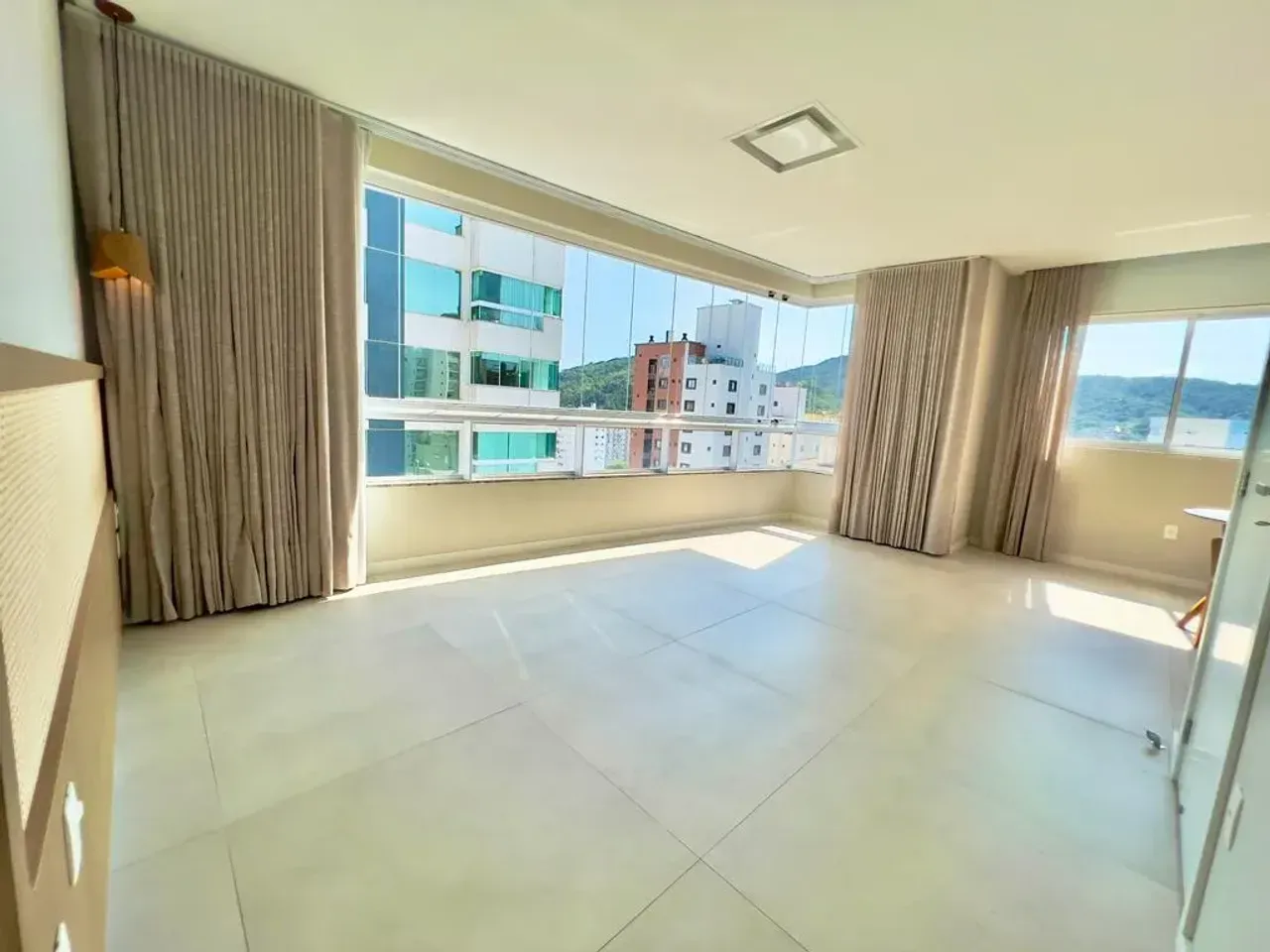 Cobertura Duplex com 4 suítes e 3 vagas de garagem no Centro de Balneário Camboriú — foto 4