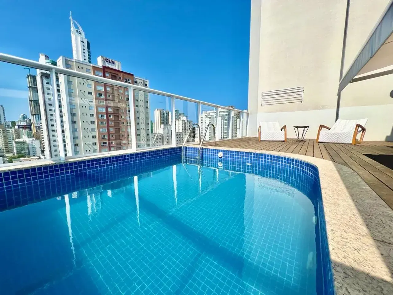 Cobertura Duplex com 4 suítes e 3 vagas de garagem no Centro de Balneário Camboriú — foto 9