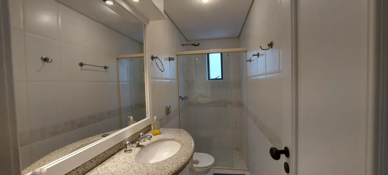 Amplo Apartamento Quadra Mar, 3 dormitórios sendo 1 suíte no Centro de Balneário Camboriú — foto 17