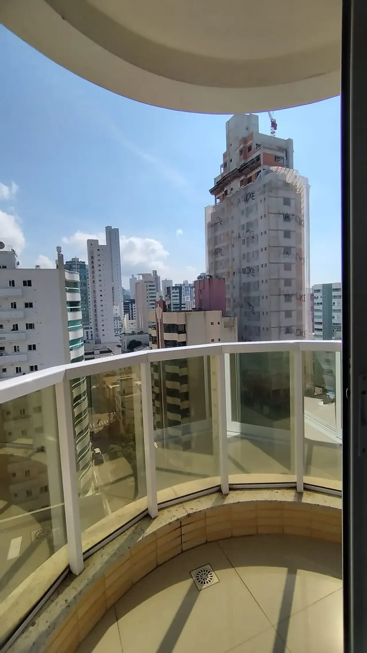 Apartamento no Edifício Maison San Lorenzo com 3 suítes em Balneário Camboriú — foto 6
