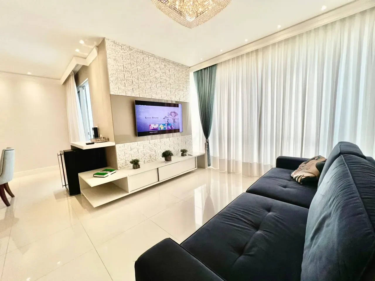 Excelente apartamento pronto para morar, padrão Embraed, com 3 suítes no Centro de Balneário Camboriú