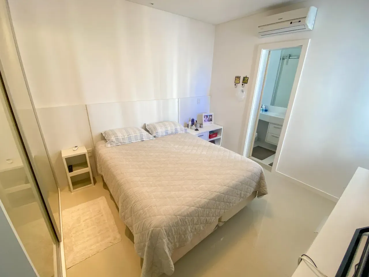 Apartamento Mobiliado com 3 dormitórios sendo 1 suíte e 2 vagas no Bairro Pioneiros em Balneário Camboriú — foto 7