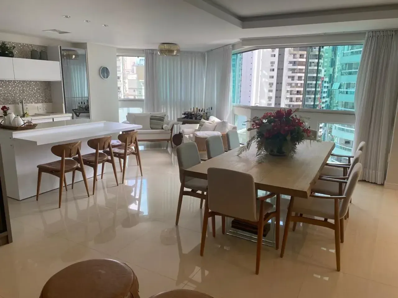 Apartamento no Edifício Calla Di Volpi com 3 suítes com Balneário Camboriú — foto 8