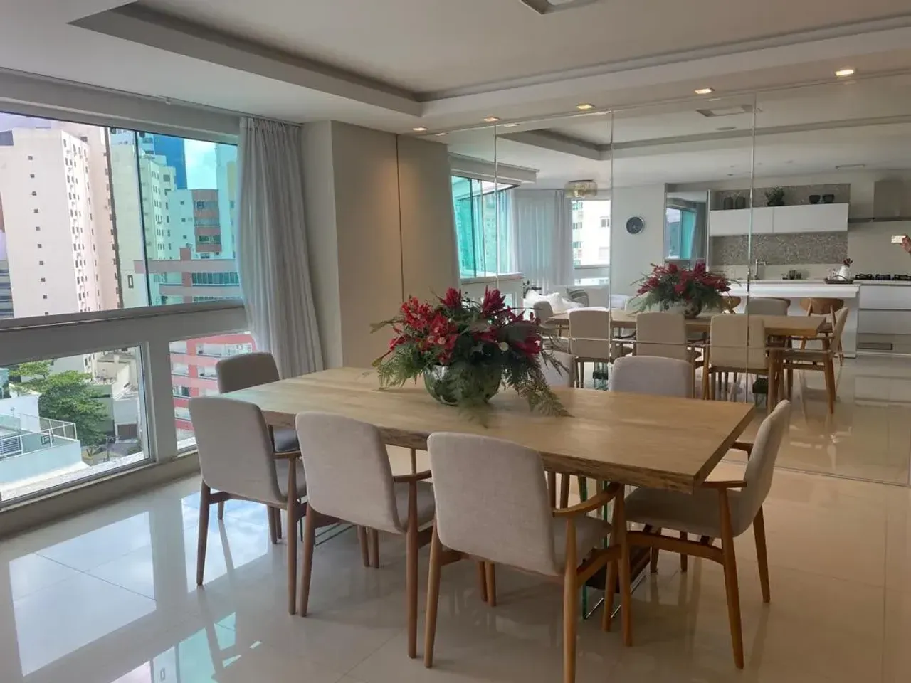 Apartamento no Edifício Calla Di Volpi com 3 suítes com Balneário Camboriú — foto 4