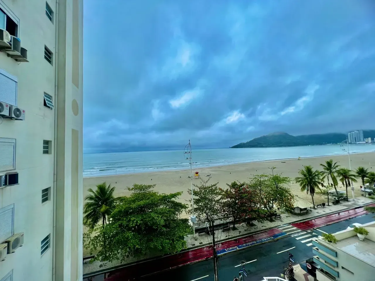 Apartamento frente mar, finamente mobiliado com 3 suítes e 2 vagas no Centro de Balneário Camboriú — foto 10