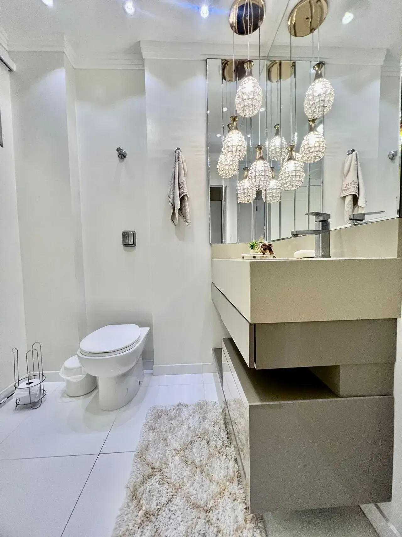 Apartamento frente mar, finamente mobiliado com 3 suítes e 2 vagas no Centro de Balneário Camboriú — foto 21