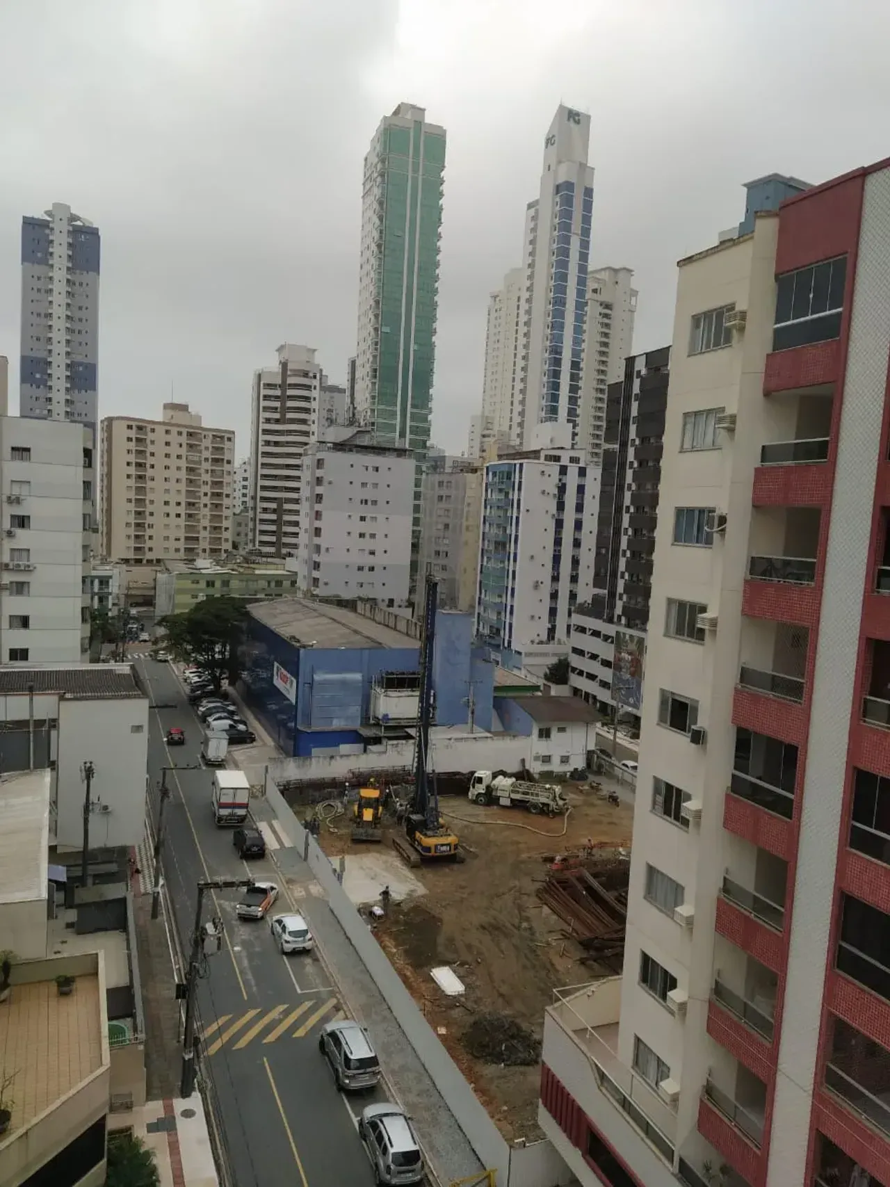 Apartamento com 3 dormitórios e 2 vagas em Perfeita Localização no Centro de Balneário Camboriú — foto 3