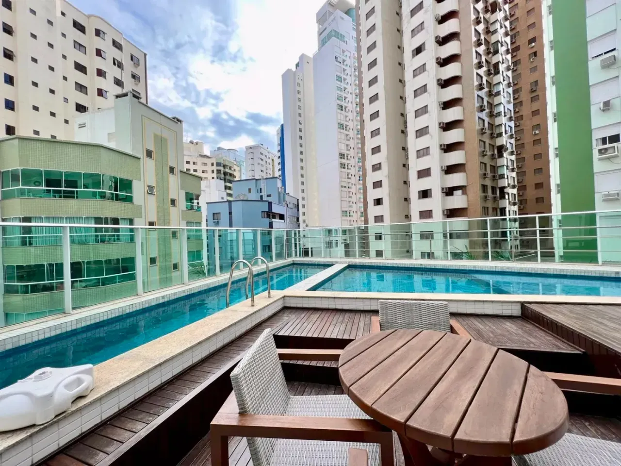 Apartamento no Edifício Palm Beach com 4 dormitórios em Balneário Camboriú — foto 2