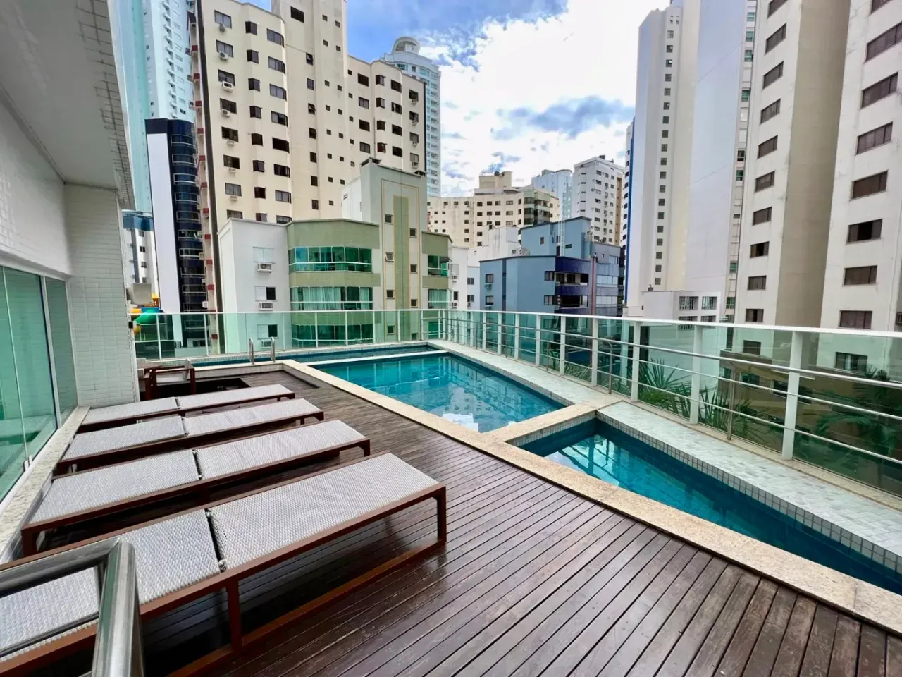Apartamento no Edifício Palm Beach com 4 dormitórios em Balneário Camboriú — foto 1