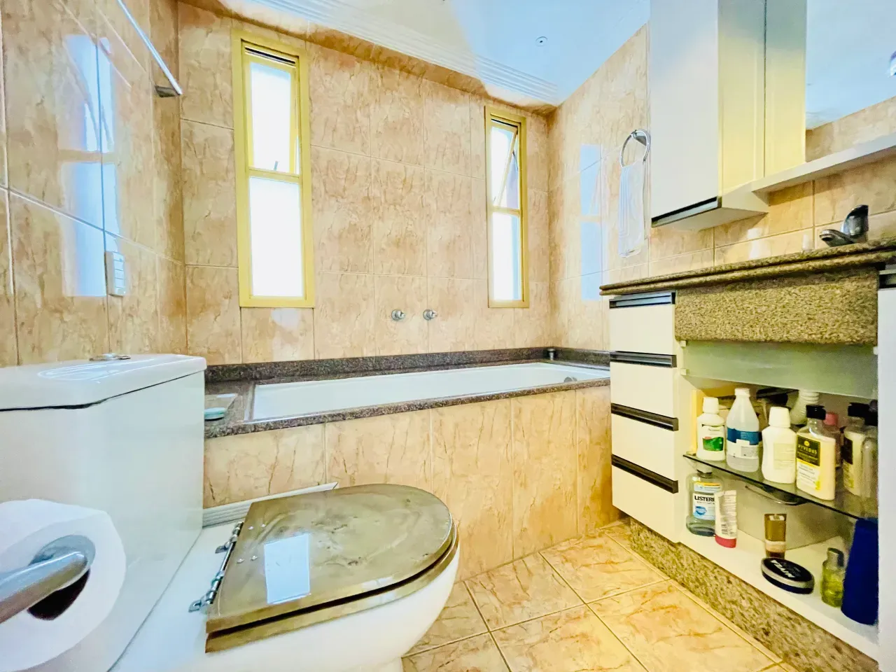 Apartamento no Edifício Praia do Sol com 3 dormitórios em Balneário Camboriú — foto 16