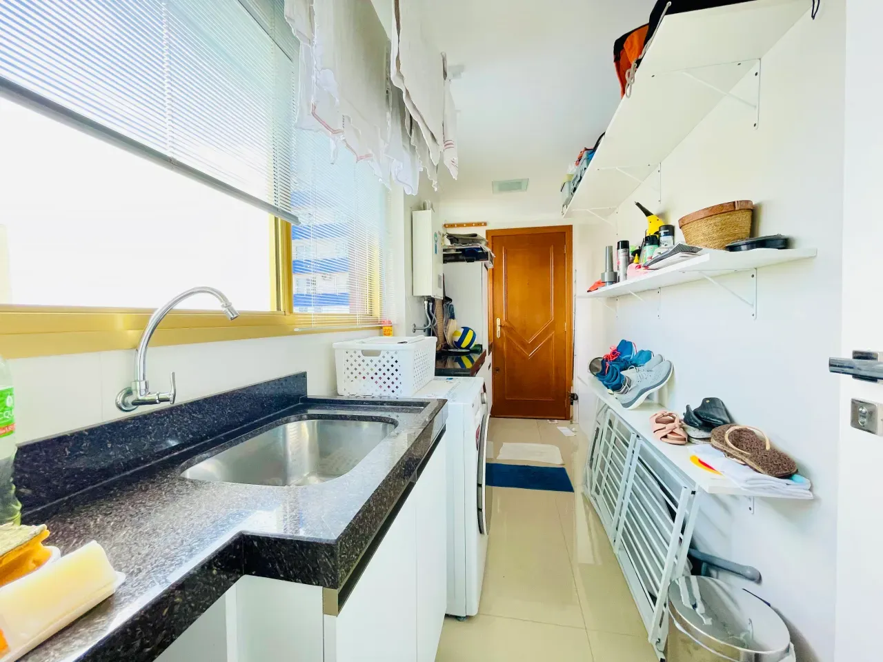 Apartamento no Edifício Praia do Sol com 3 dormitórios em Balneário Camboriú — foto 10
