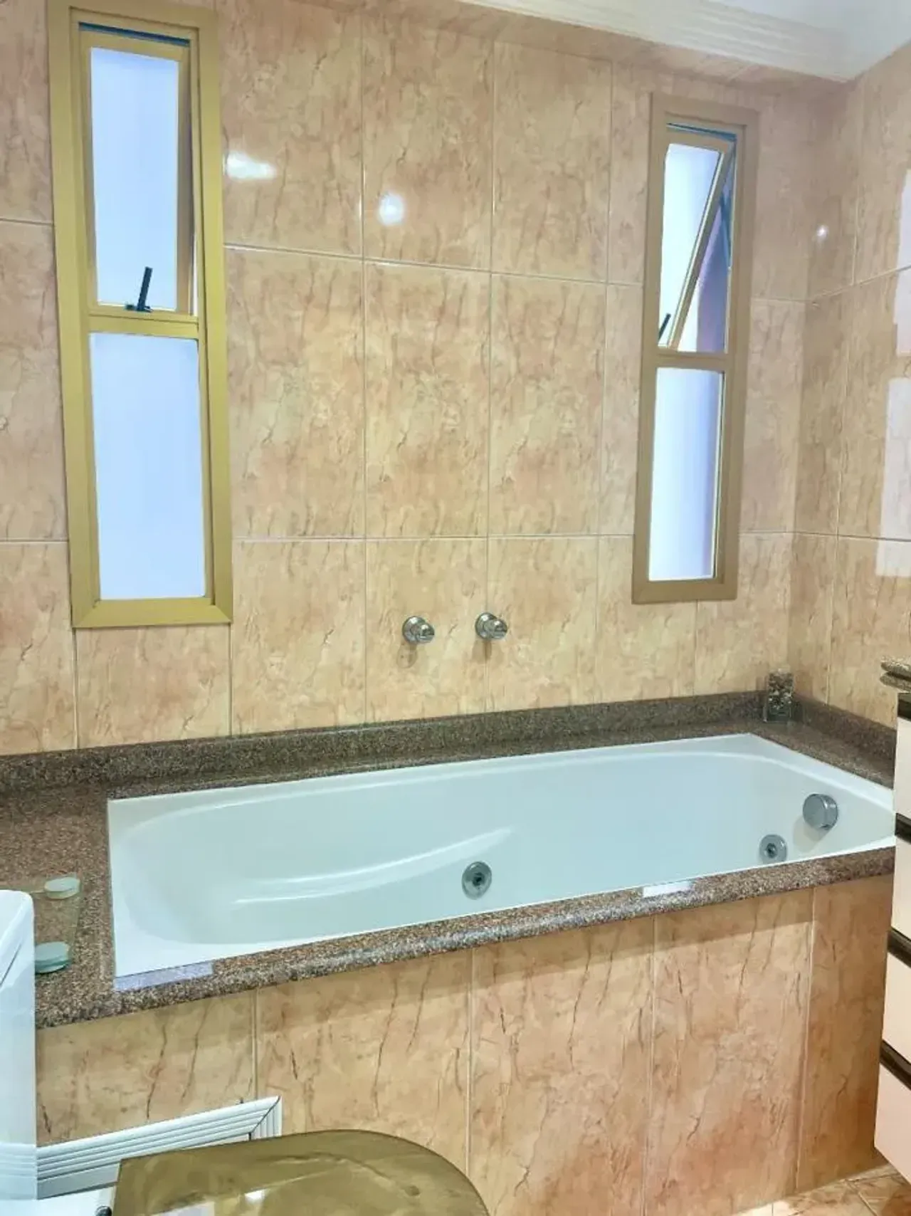Apartamento no Edifício Praia do Sol com 3 dormitórios em Balneário Camboriú — foto 2
