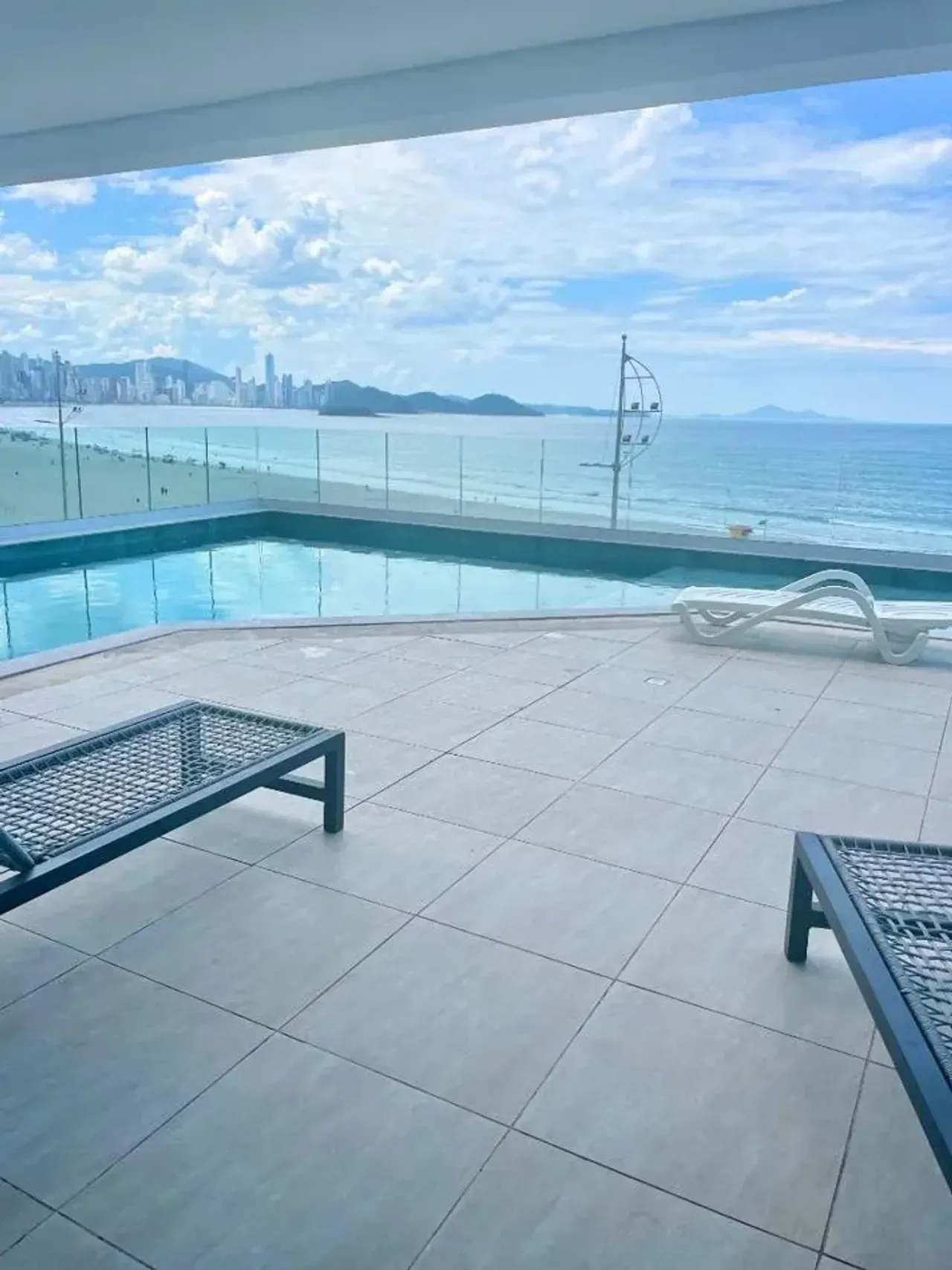 Apartamento no Edifício Praia do Sol com 3 dormitórios em Balneário Camboriú — foto 4
