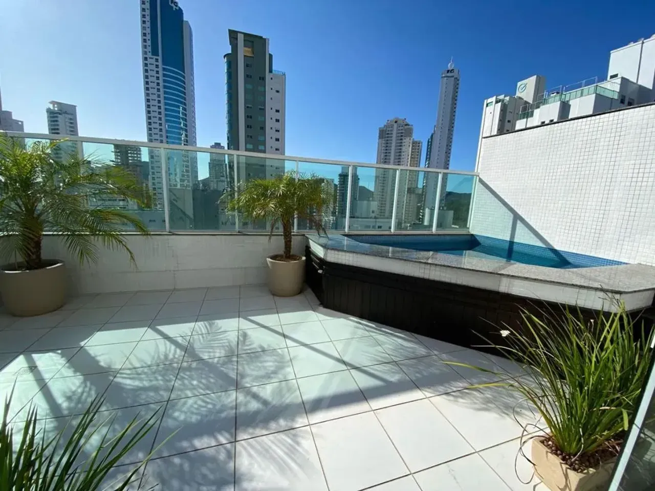 Cobertura no Edifício Solar Di Milano Duplex com 4 suítes em Balneário Camboriú — foto 2