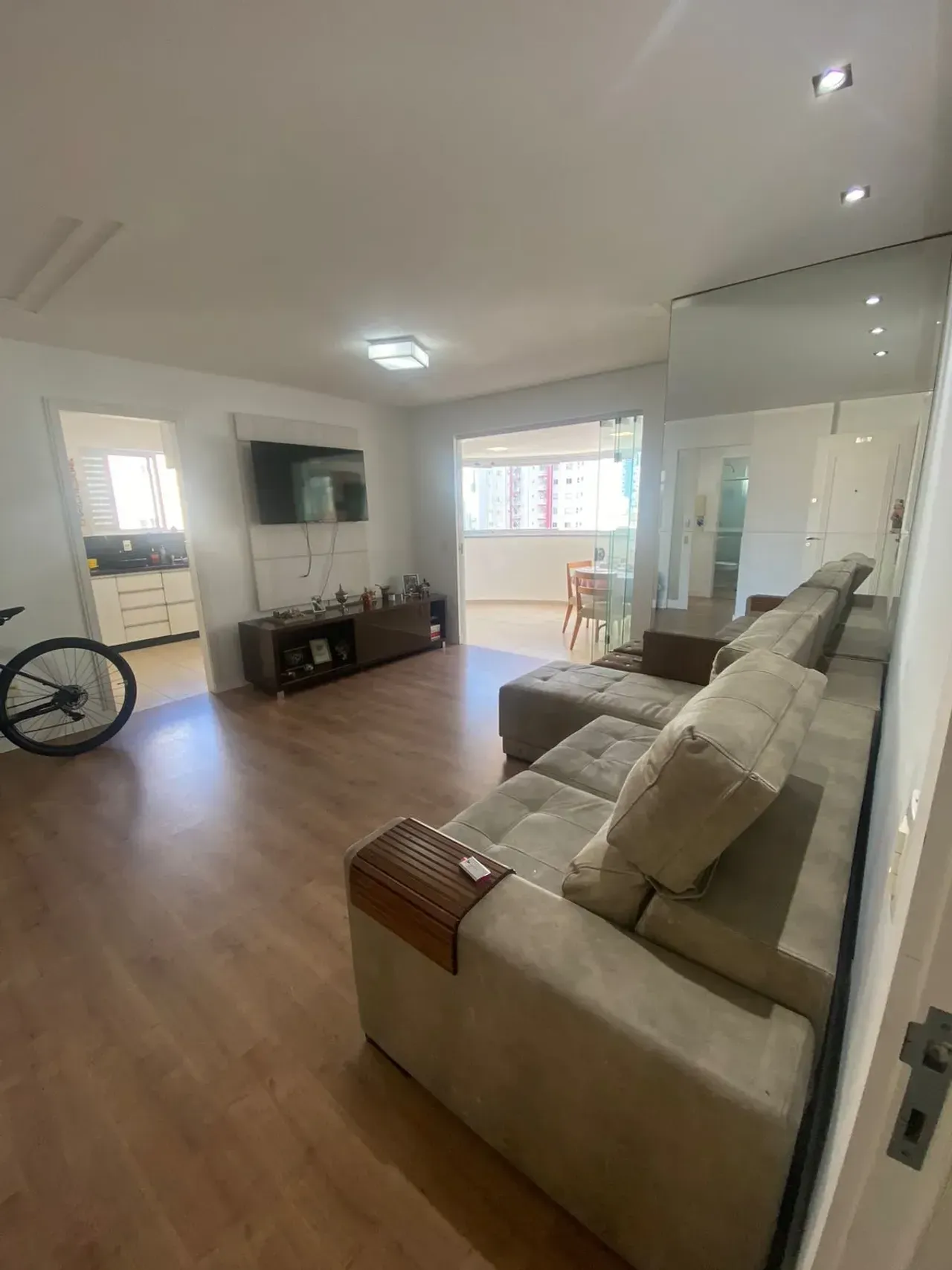Apartamento com 2 dormitórios sendo 1 suite! Proximo a Av. Brasil, Pontal Norte em Balneário Camboriú — foto 10