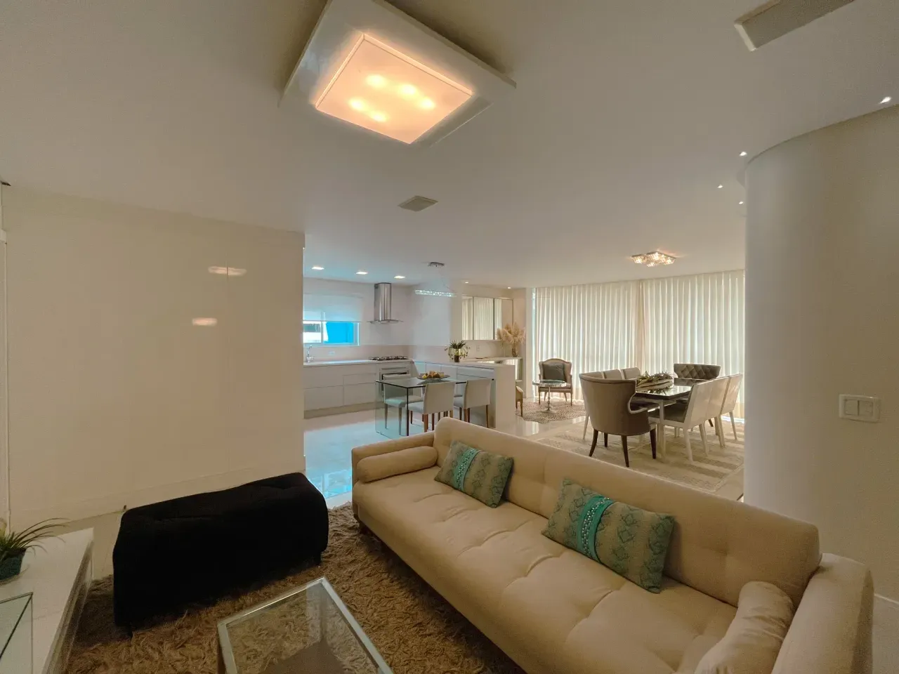 Apartamento de alto padrão pronto para morar com 3 suítes  3 vagas no Centro de Balneário Camboriú — foto 3